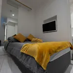 Central Brighton Modern One Bed Apartments